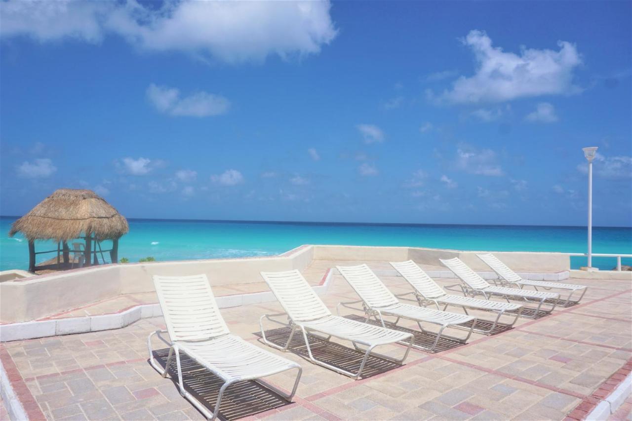 Brisas Beachfront Penthouses Cancún Esterno foto