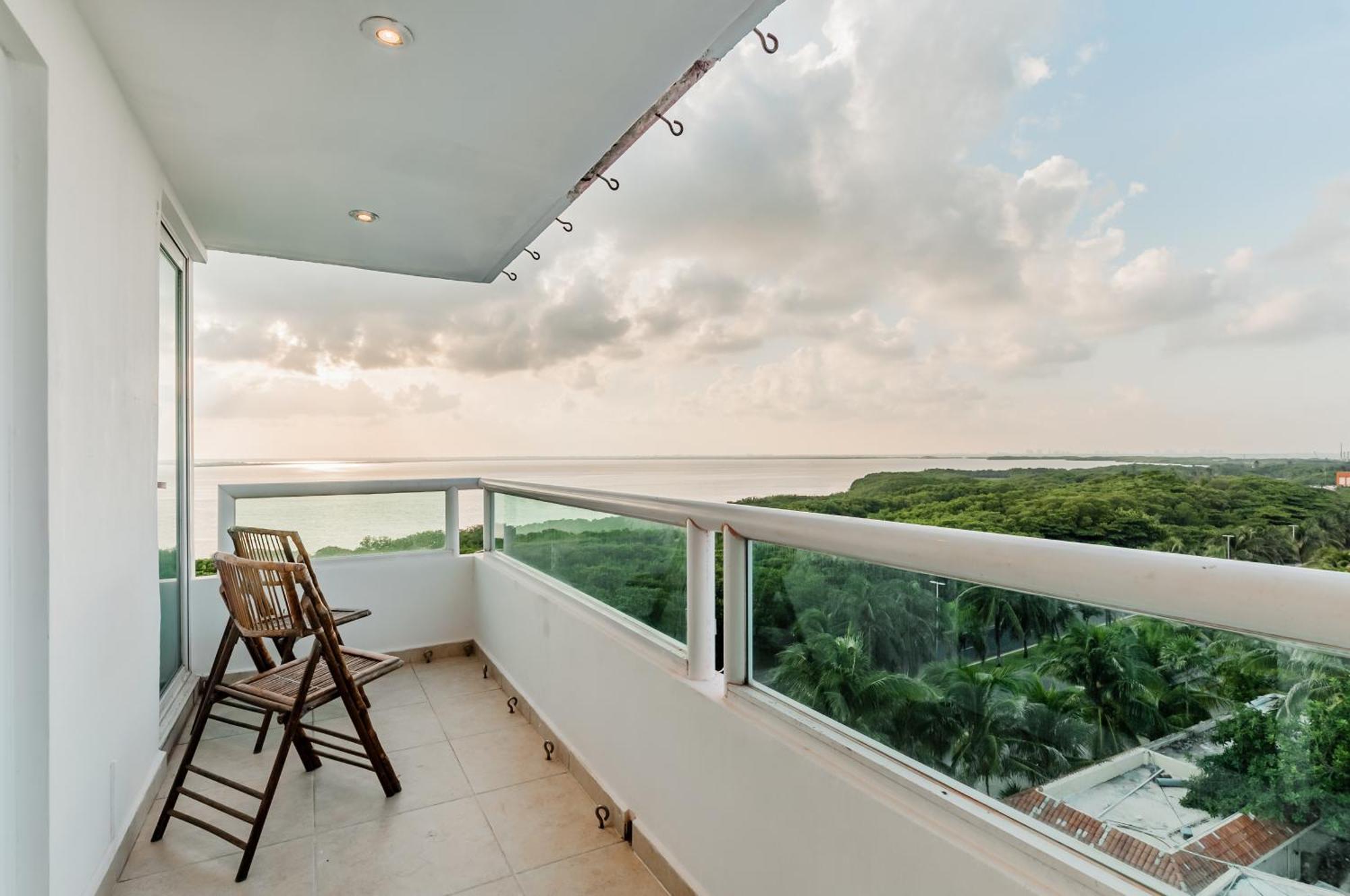 Brisas Beachfront Penthouses Cancún Esterno foto