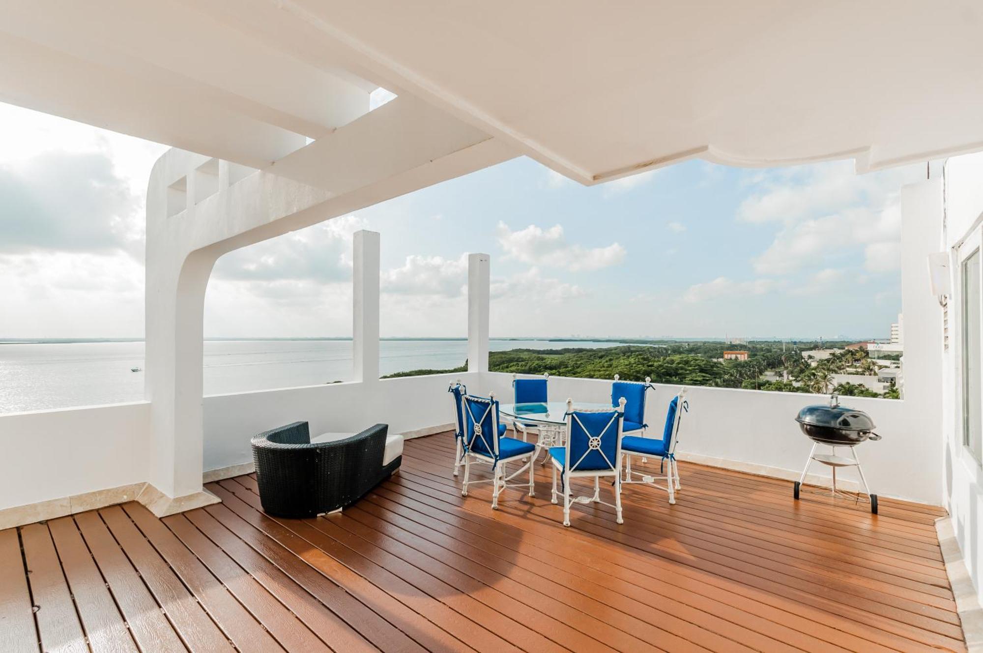 Brisas Beachfront Penthouses Cancún Esterno foto