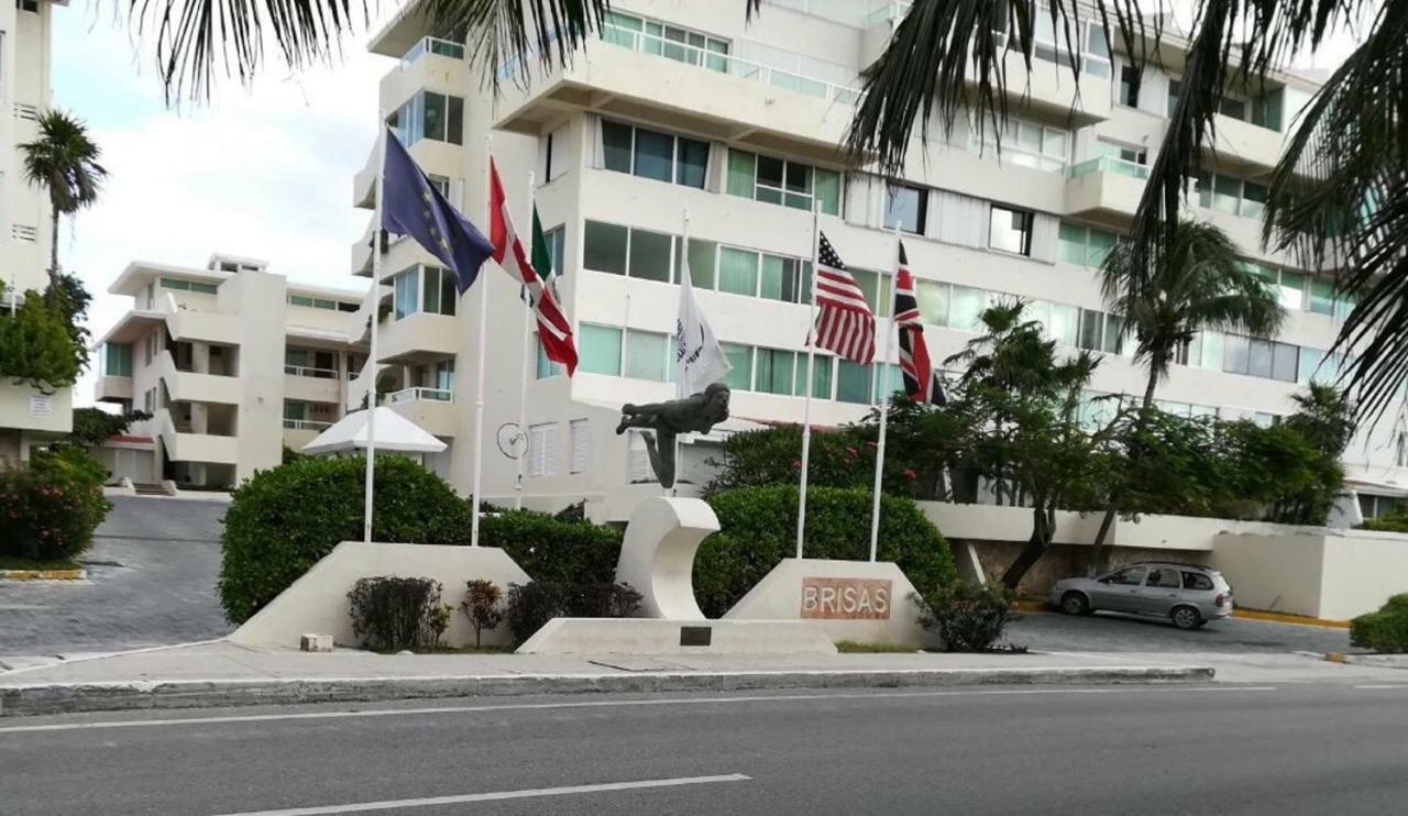 Brisas Beachfront Penthouses Cancún Esterno foto